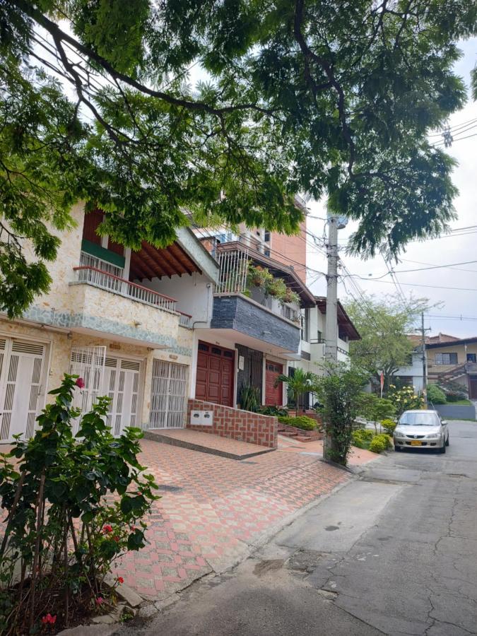 Noras Homestay Laureles Medellín Dış mekan fotoğraf