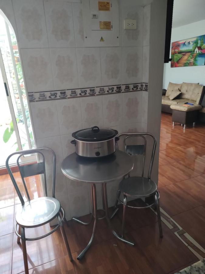 Noras Homestay Laureles Medellín Dış mekan fotoğraf