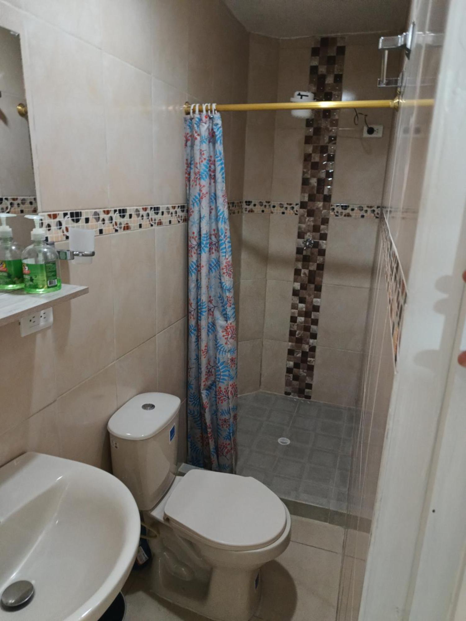 Noras Homestay Laureles Medellín Dış mekan fotoğraf